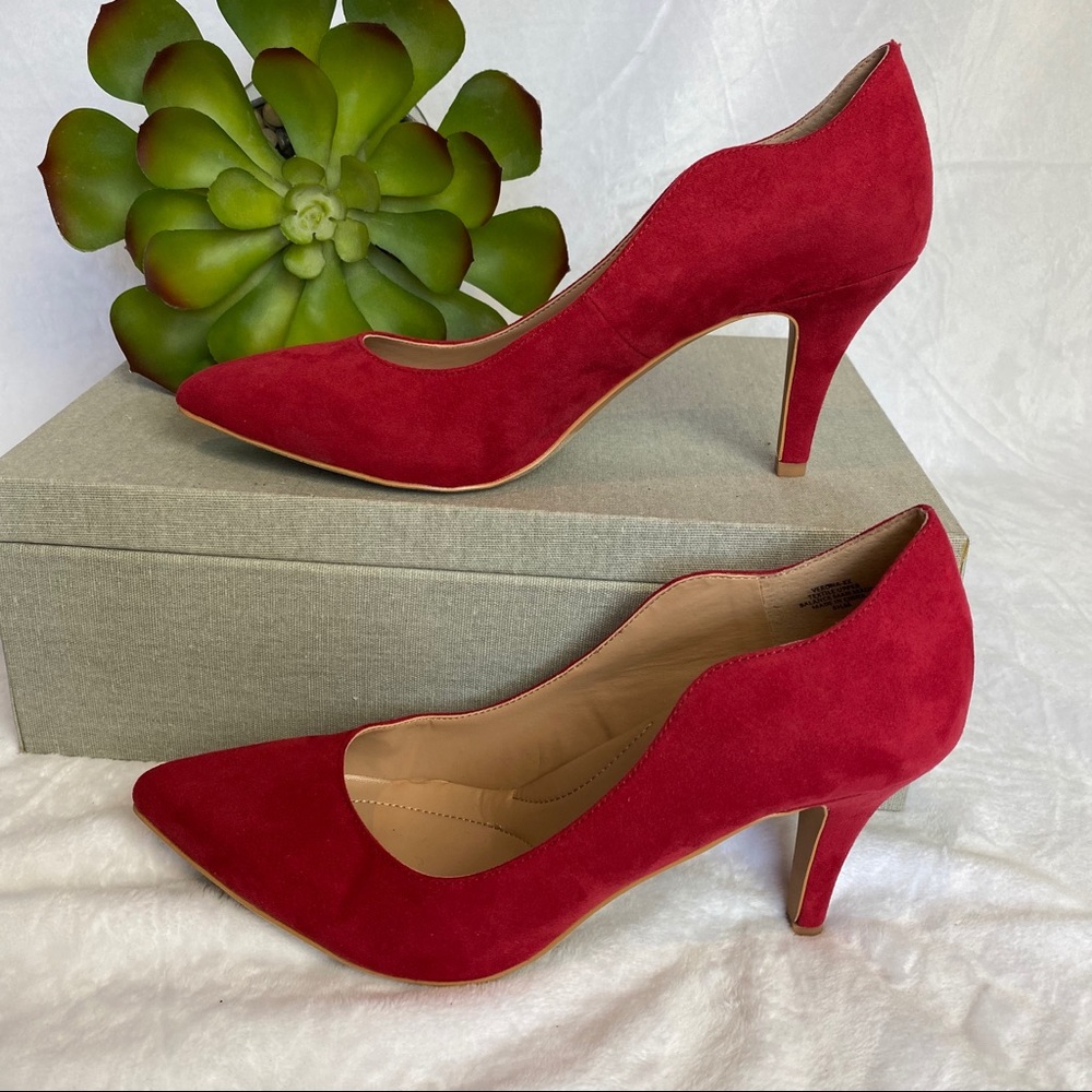 NWOB Kelly & Katie ‘Verona’ Asymmetrical Pump